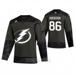 Camiseta Hockey Tampa Bay Lightning Nikita Kucherov 2019 Dia De Los Veteranos Camuflaje