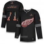 Camiseta Hockey Detroit Red Wings Dylan Larkin 2020 USA Flag Negro