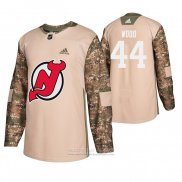 Camiseta Hockey New Jersey Devils Miles Wood Dia De Los Veteranos Camuflaje